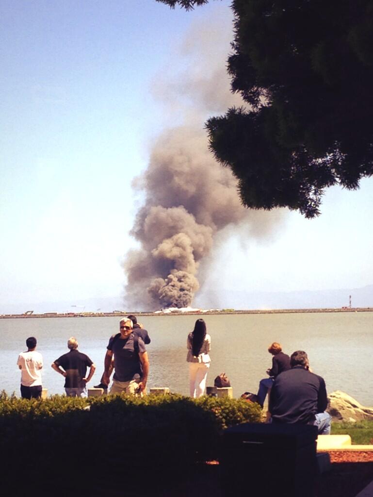 ΦΩΤΟ-Συγκλονιστικές εικόνες από το φλεγόμενο αεροσκάφος