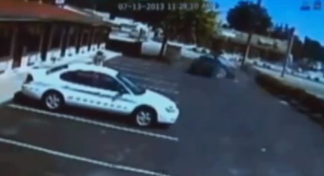 ΒΙΝΤΕΟ-Αυτοκίνητο εισβάλλει σε δωμάτιο πανδοχείου