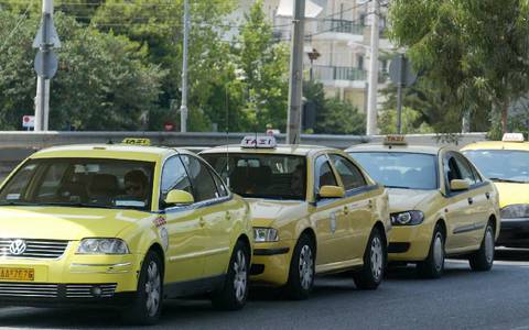 Συνέλαβαν 11 οδηγούς ταξί