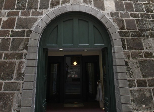 Άρχισαν οι παραιτήσεις στο Βατικανό