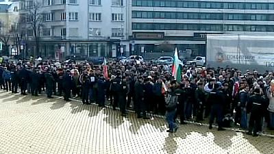 Διαδηλωτές «πολιόρκησαν» το βουλγαρικό κοινοβούλιο
