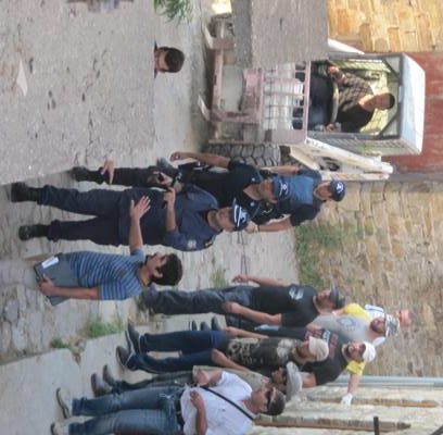 «Φωτομοντάζ η μολότοφ…»