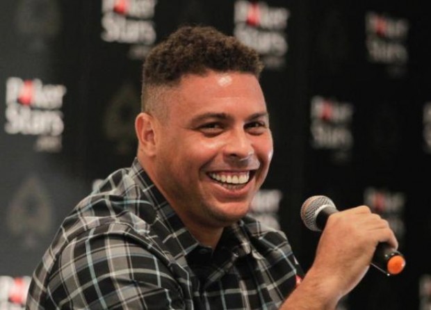 Ο Ρονάλντο αγοράζει το Playboy