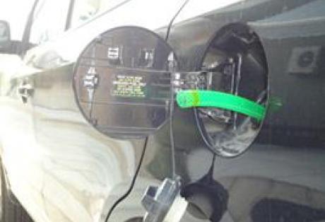 Κλέβουν βενζίνη από… τουρίστες