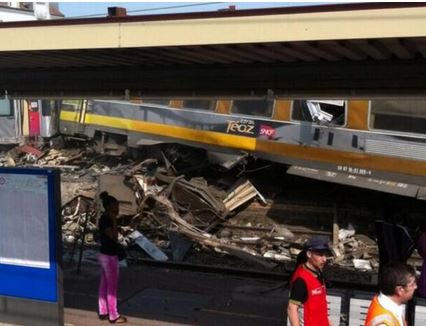 8 νεκροί από τον εκτροχιασμό του τρένου