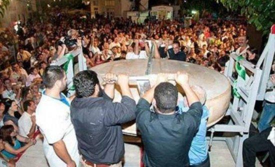 Τυρί ενός τόνου στα Ζωνιανά