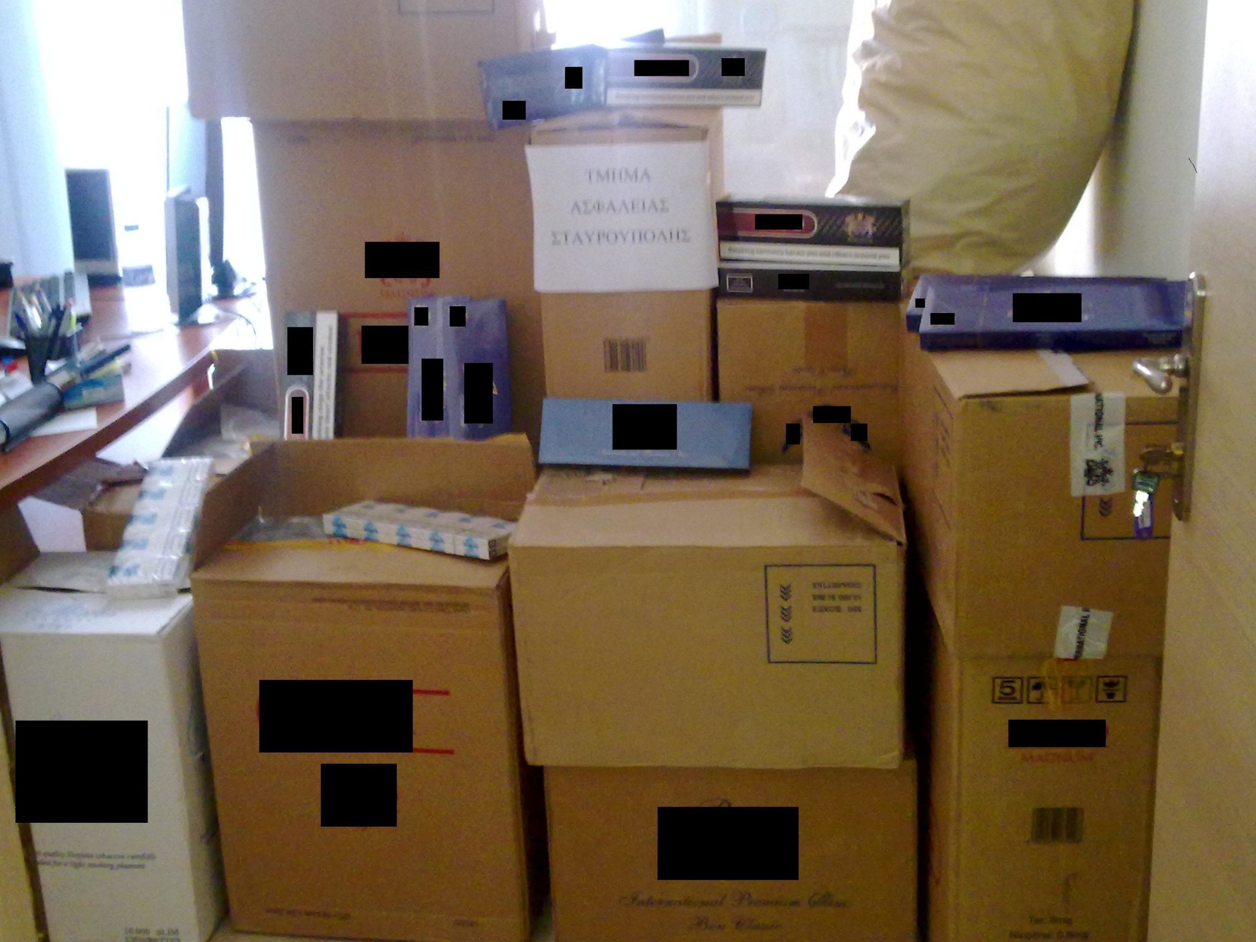 Ομογενής «επαναπάτρισε» 7.700 τσιγάρα