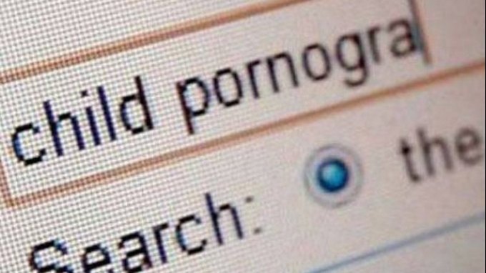 Μικραίνουν τις ποινές για παιδόφιλους