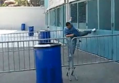 ΒΙΝΤΕΟ-Σκέψου δύο φορές πριν χτυπήσεις την πόρτα