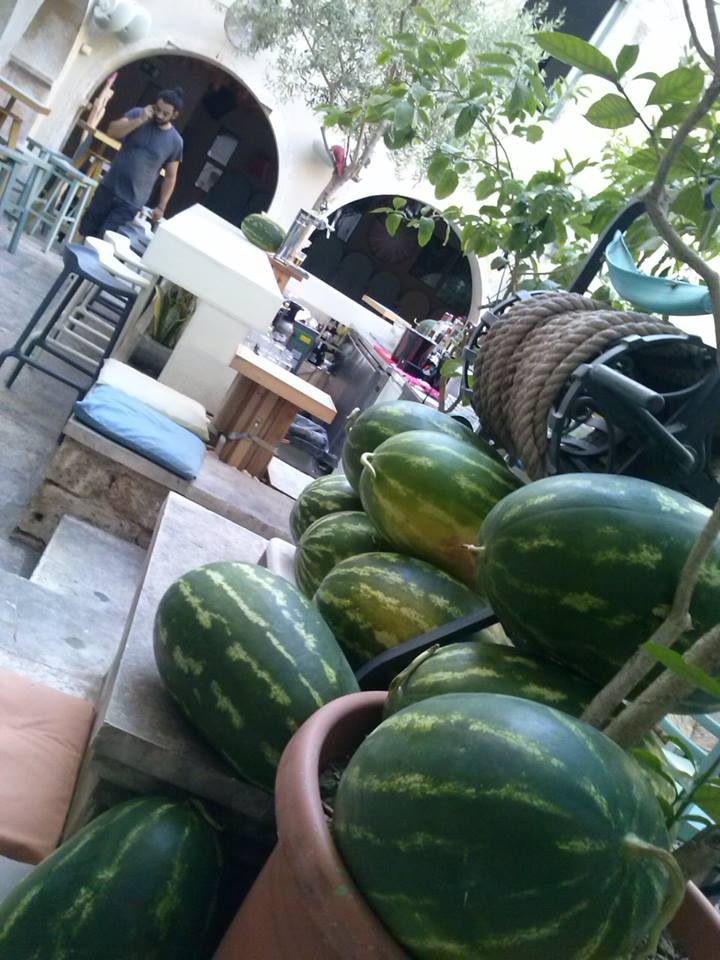 ΦΩΤΟ-Ντεκόρ… με καρπούζια