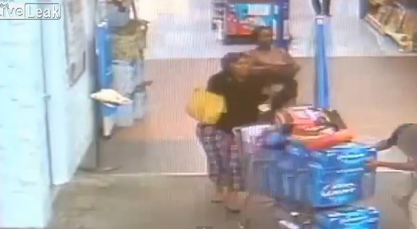 ΒΙΝΤΕΟ-Πήγε να κλέψει 15 κιβώτια μπύρας