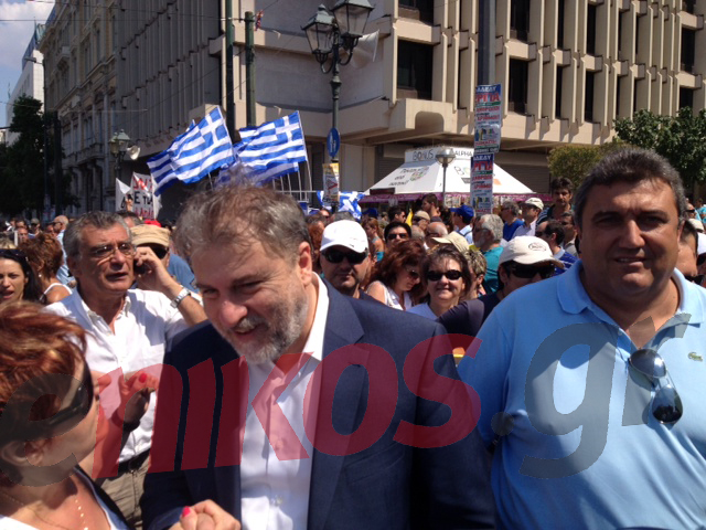 ΦΩΤΟ-Κουίκ και Μαριάς στην Κλαυθμώνος