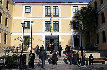 Επιστρέφουν στη θέση τους σχολικοί φύλακες που τέθηκαν σε διαθεσιμότητα