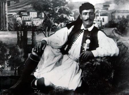 Άγαλμα του Σπύρου Λούη στην Αυστραλία