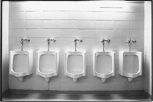 Τιμωρία για την… ούρηση «εκτός ορίων»