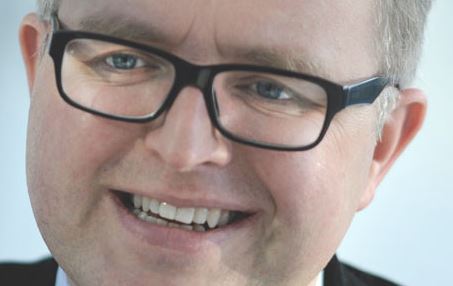 Σέφλερ: «Και κούρεμα και τρίτο πακέτο»