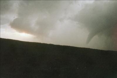 Τροπική καταιγίδα απειλεί το Μεξικό