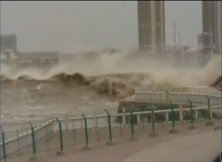 ΒΙΝΤΕΟ-Τεράστιο παλιρροϊκό κύμα στην Κίνα