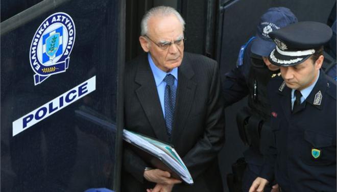 Ο Άκης «τα ρίχνει» στον Ζήγρα