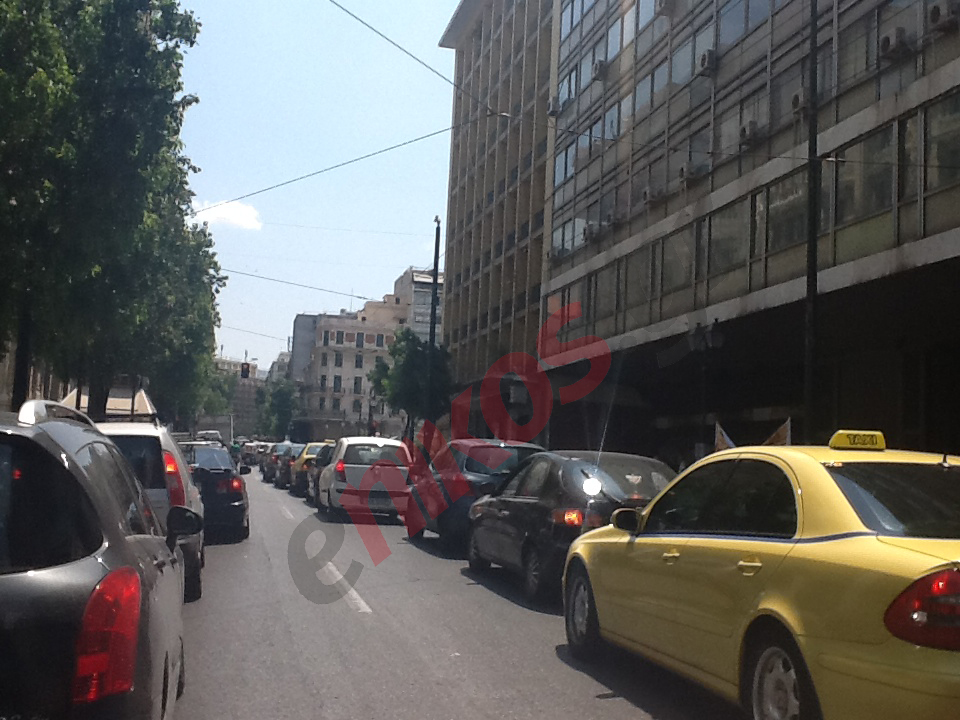 Μποτιλιάρισμα στη Σταδίου