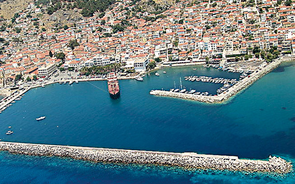 Οι Βορειοελλαδίτες πάνε διακοπές στη Μυτιλήνη μέσω Τουρκίας