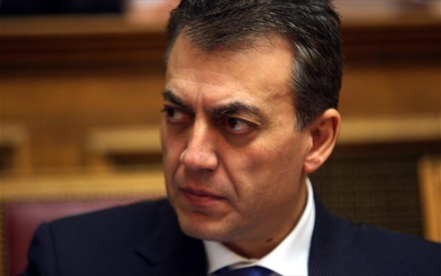 Ο Βρούτσης για τα «προνόμια των αιρετών»