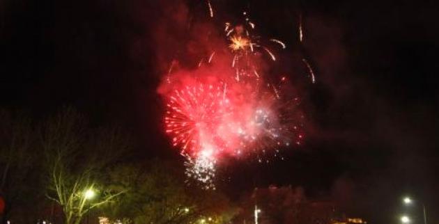 Τραυματίστηκαν από βεγγαλικά