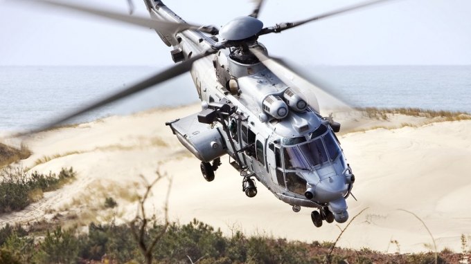Super Puma για τη μεταφορά καπετάνιου