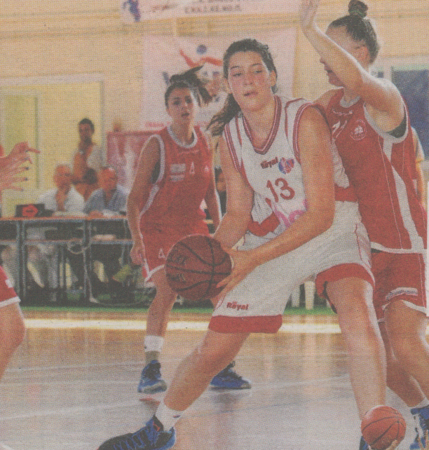 H κόρη του Φασούλα στο παρκέ