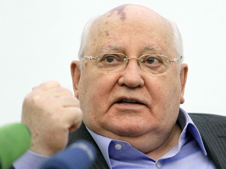 Ο Γκορμπατσόφ διαψεύδει το θάνατό του