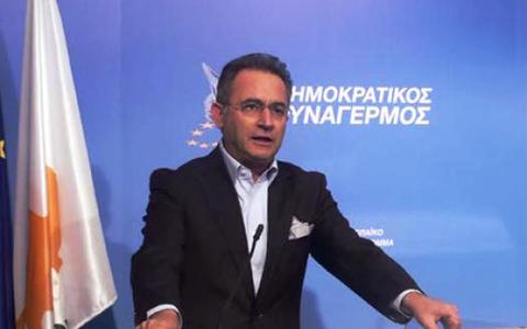 Πυροβολισμοί στην κατοικία του προέδρου του ΔΗΣΥ