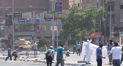 ΒΙΝΤΕΟ-Σοκ: Πυροβόλησαν άοπλο διαδηλωτή