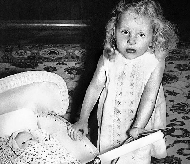 Η ζωή της Μέρκελ στο διαδίκτυο