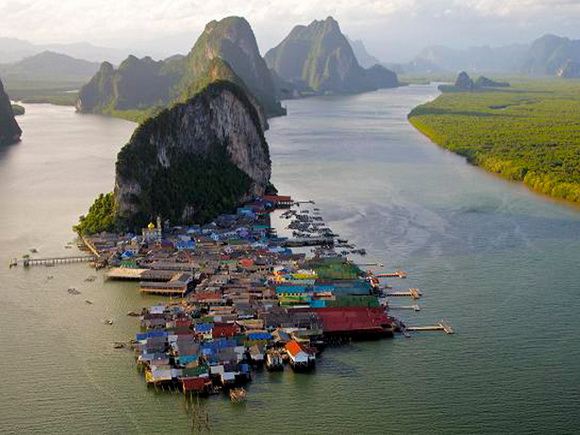 ΦΩΤΟ-Χωριά που επιπλέουν στο νερό