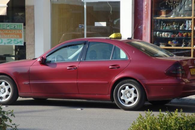 Επίθεση με μαχαίρι σε οδηγό ταξί