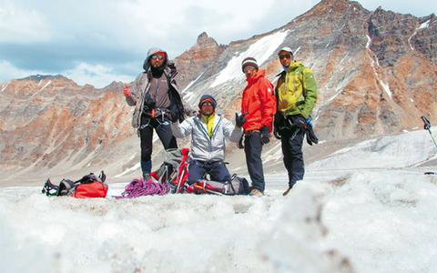 4 Έλληνες στη «στέγη» του κόσμου