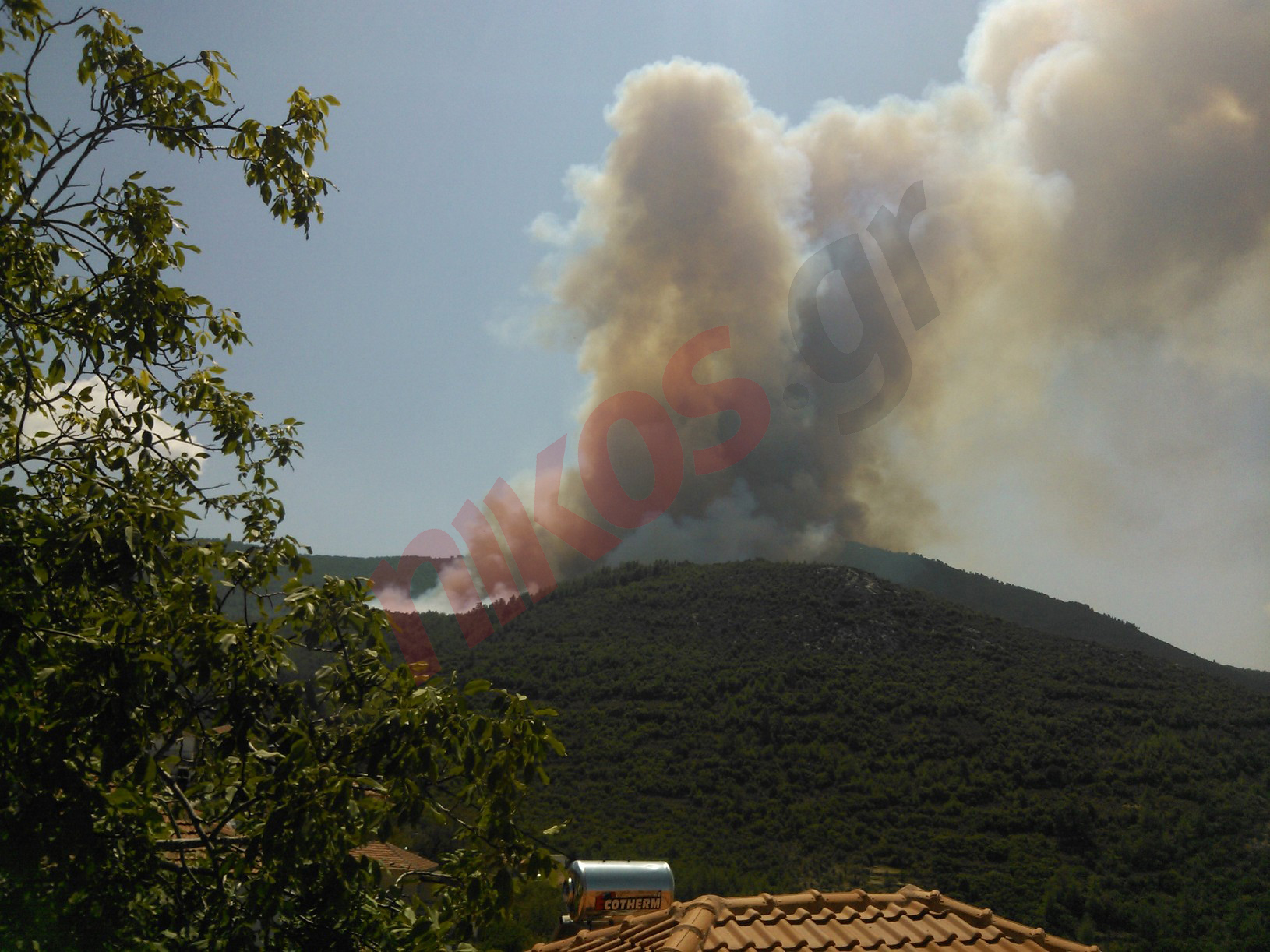 ΤΩΡΑ-Φωτιά στη Θάσο