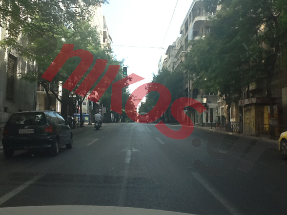 ΦΩΤΟ-Άδειο το κέντρο της Αθήνας