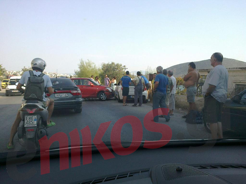 ΦΩΤΟ-Τροχαίο στον Περιφερειακό Χαλκίδας