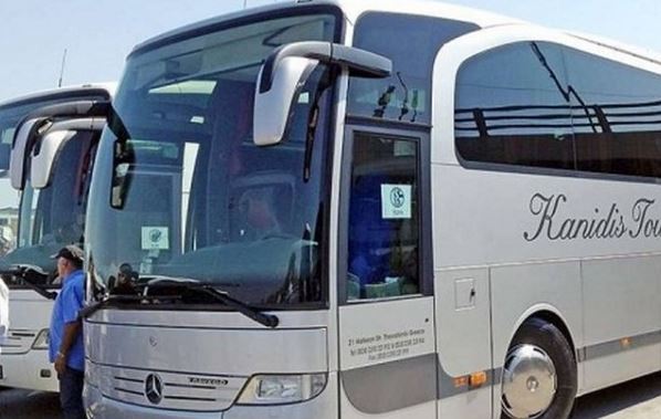 «Φοβήθηκε» και άλλαξε πούλμαν η Σάλκε