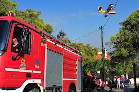 Υπό μερικό έλεγχο η φωτιά σε διαμέρισμα