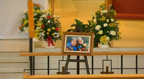 Το τελευταίο «αντίο» στα τραγικά αδελφάκια