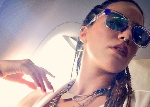 ΦΩΤΟ- Έτσι… αγαπά η Στικούδη