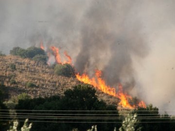 Εκκενώθηκε χωριό στην Άνδρο