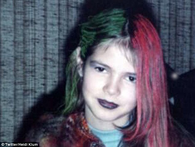 Ποιο διάσημο μοντέλο είναι το κοριτσάκι;