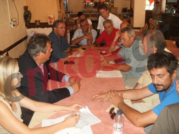 ΦΩΤΟ-Οι ΑΝ.ΕΛ. στους πυρόπληκτους της Άμφισσας