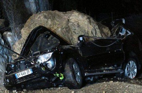 Στην εντατική από πτώση βράχου