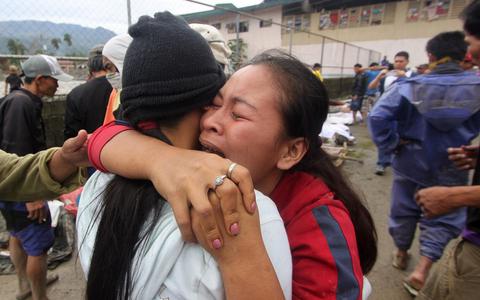 «Παρέλυσε» η Μανίλα από τις πλημμύρες