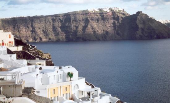 Με εντολή Σαμαρά, δύο υπουργοί στη Σαντορίνη