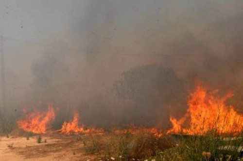 Σε εξέλιξη η φωτιά στις Γούβες Ηρακλείου